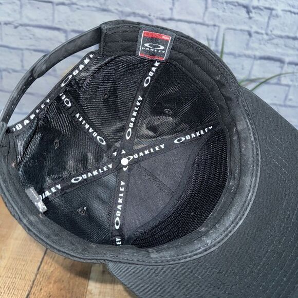 Oakley ‘75 Black And White Flat Bill SnapBack One Size Adjustable Hat Cap - Picture 7 of 9